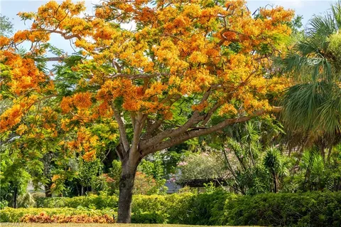 $650,000 | 790 Willowbrook Drive, Unit 307, Naples, FL 34108