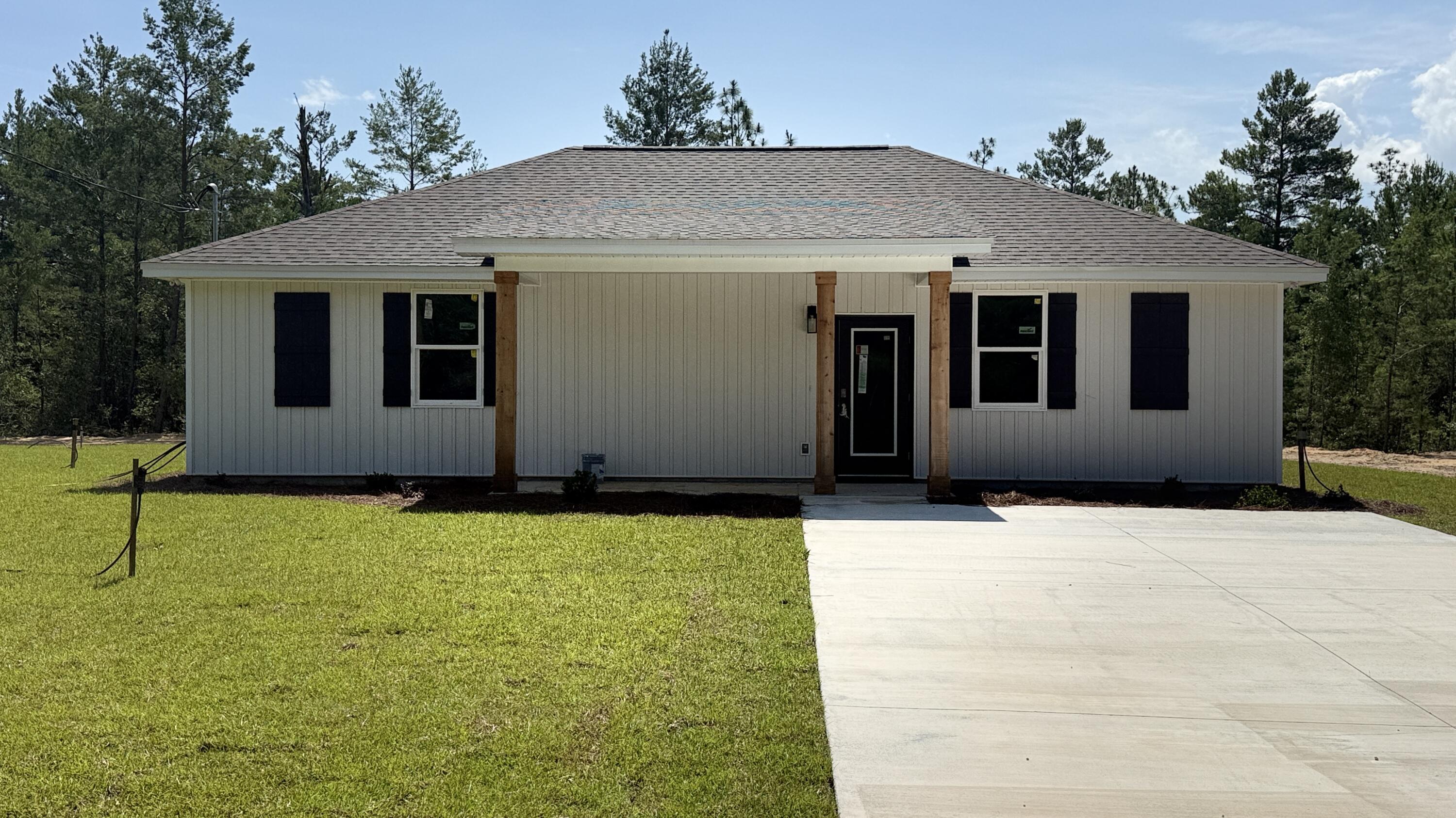 4183 Luar Chipley, FL 32428 - Photo 23 of 24 a front view of a house with yard