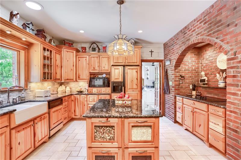 1683 Reissing Road McDonald, PA 15057 - Photo 8 of 25 Gallery Image 8