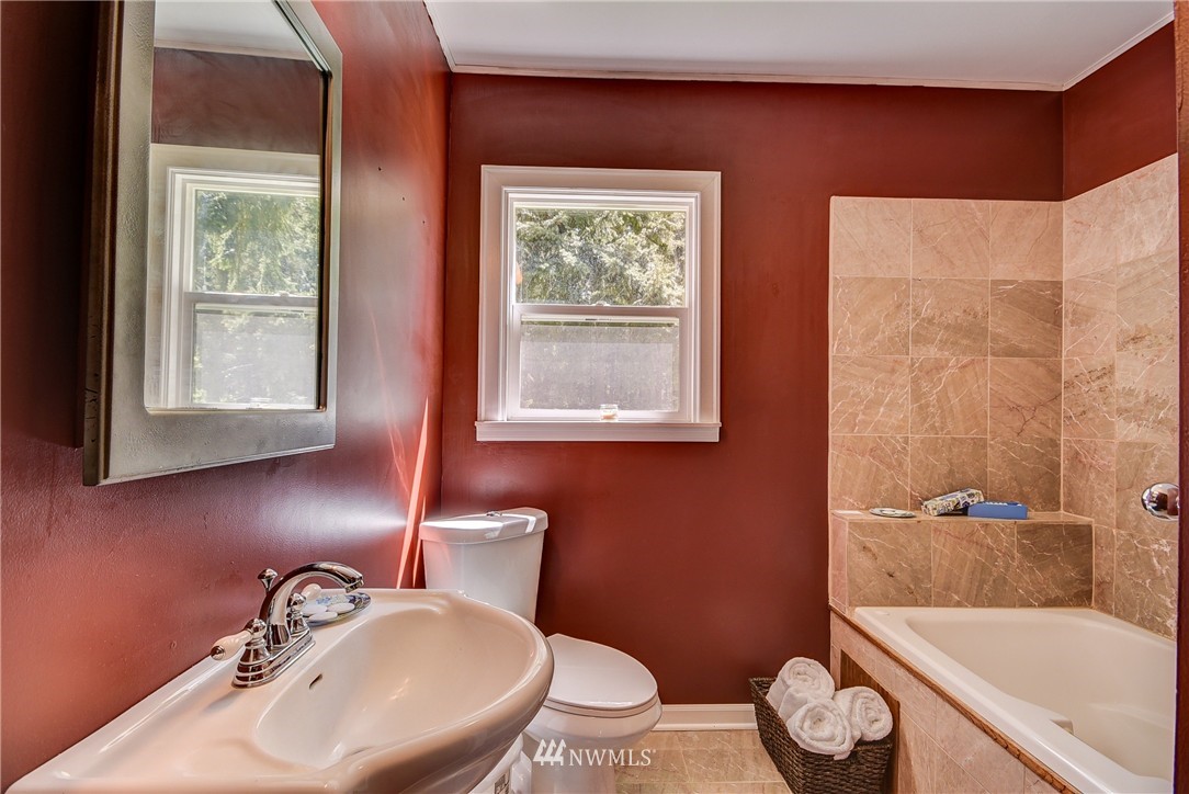 1366 North View Road Oak Harbor, WA 98277 - Photo 12 of 25 Gallery Image 12