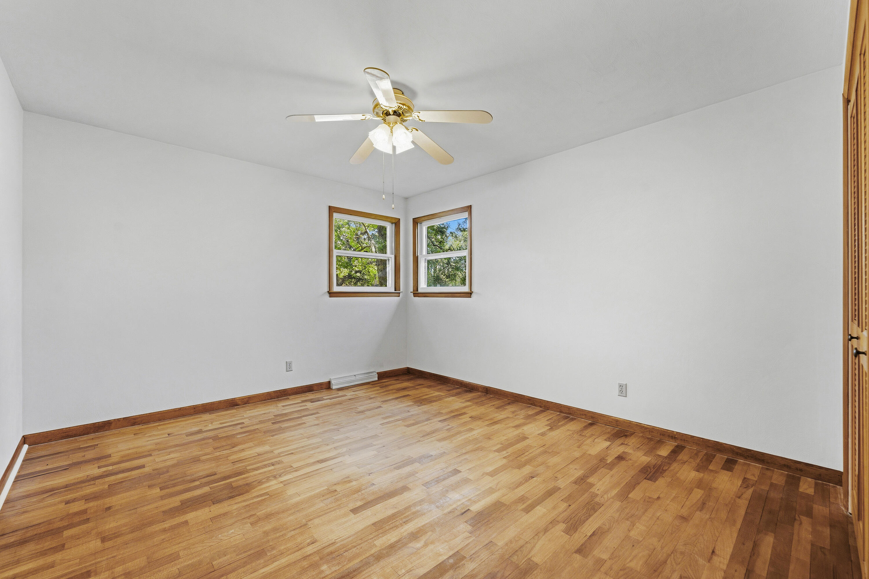 1061 Wedgewood Road St. Joseph, MI 49085 - Photo 16 of 37 Primary Bedroom