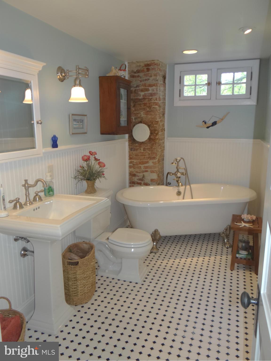 836 Maple Road Gambrills, MD 21054 - Photo 13 of 30 Upstairs Full Bath