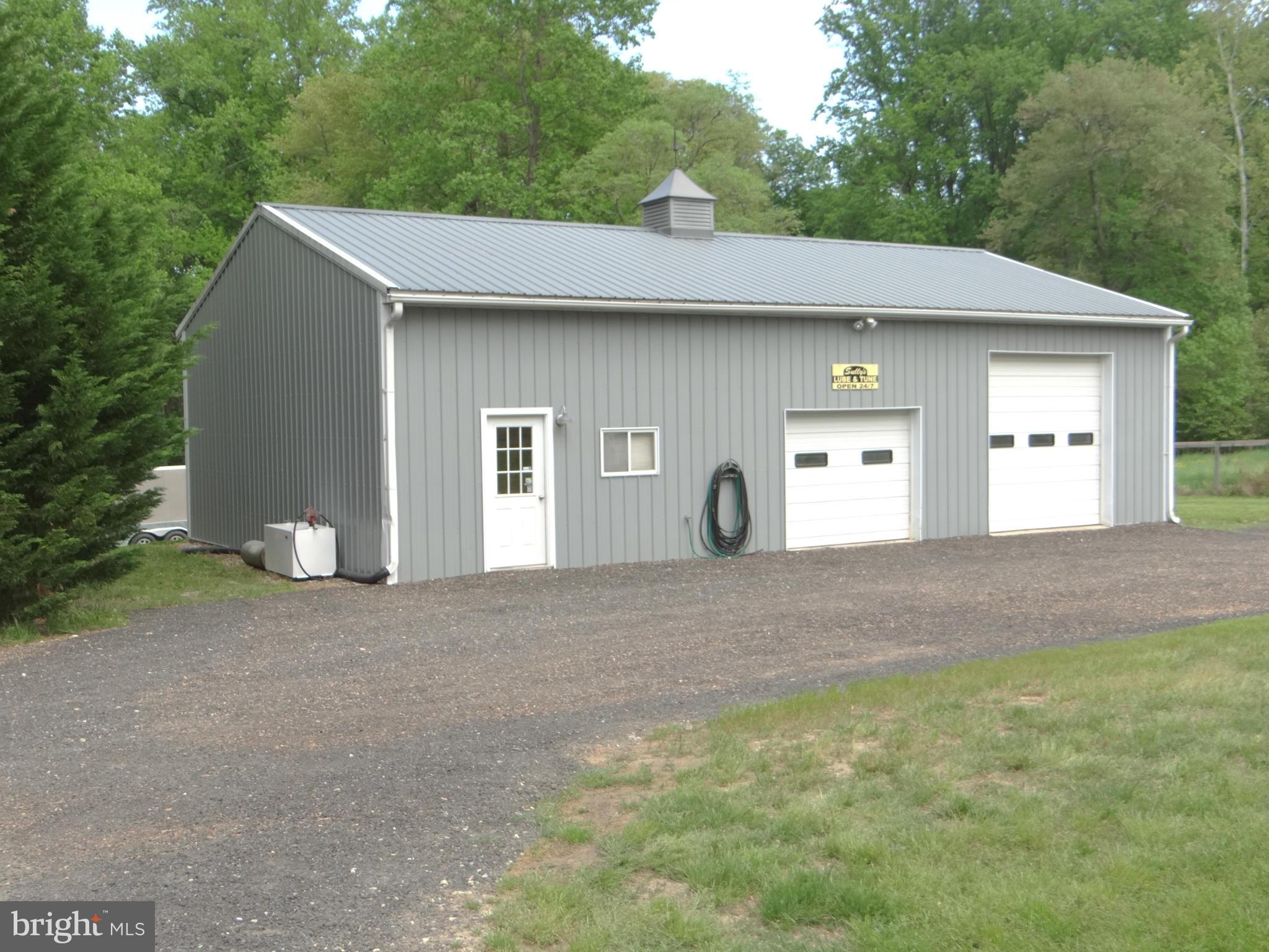 836 Maple Road Gambrills, MD 21054 - Photo 26 of 30 30 x 50 Garage and Workshop with Hydraulic Lift
