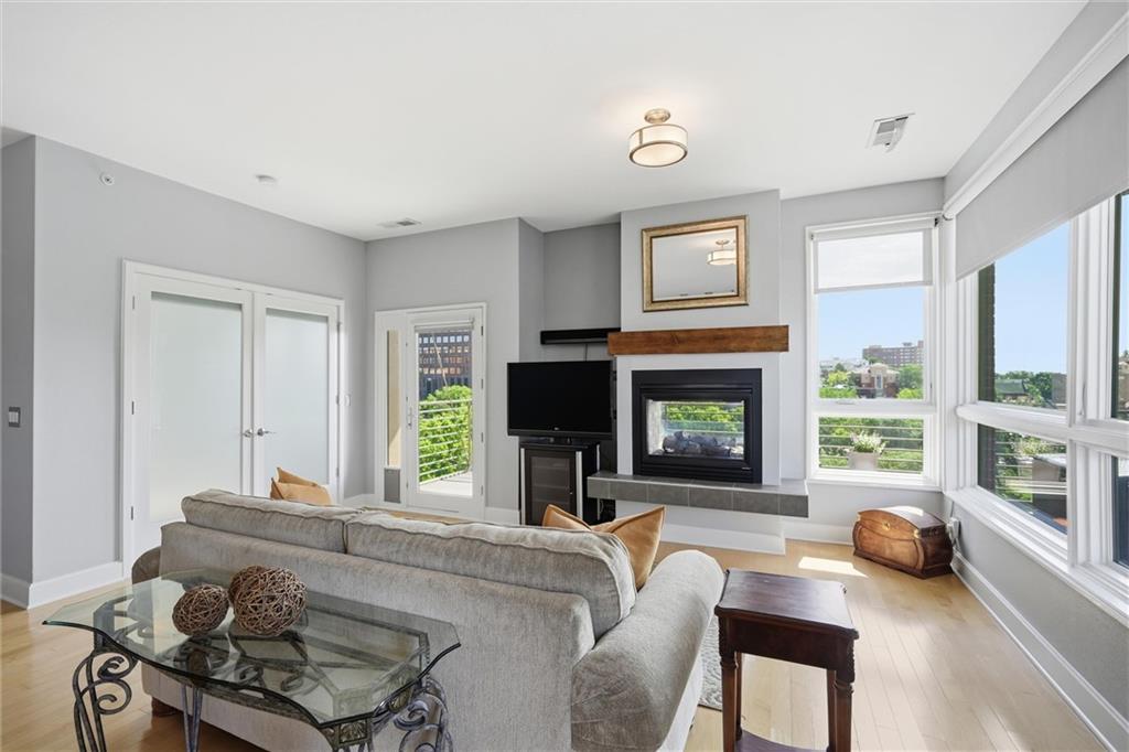 4521 Wornall Road, Unit 211 Kansas City, MO 64111 - Photo 9 of 41