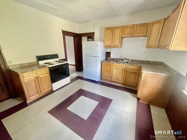 64 East Pearl Street Torrington, CT 06790 - Photo 3 of 6