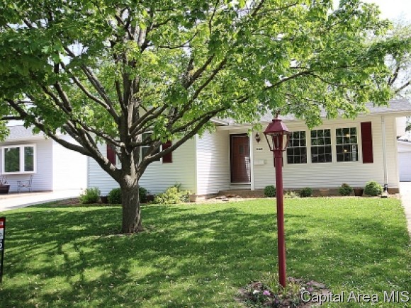 2228 Dunwich Street Springfield, IL 62702 - Photo 1 of 24