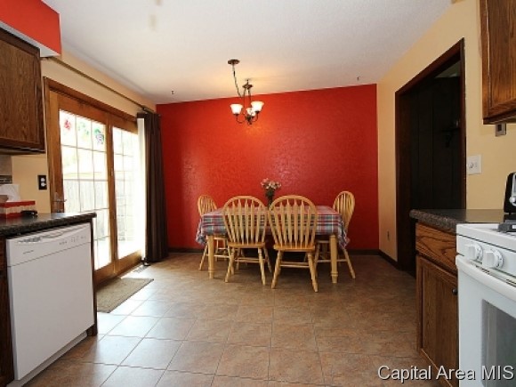 2228 Dunwich Street Springfield, IL 62702 - Photo 8 of 24