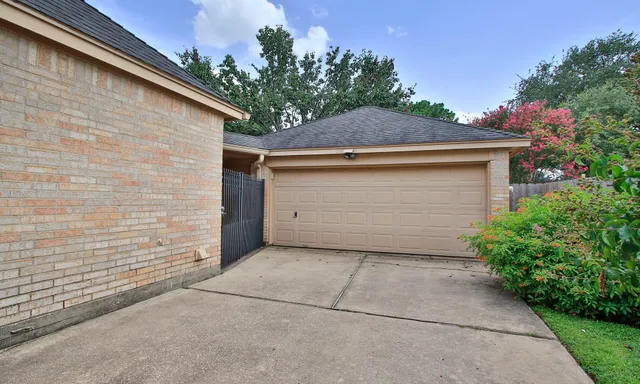 $415,000 | 15407 Copper Branch Lane, Houston, TX 77095