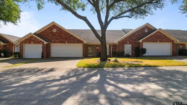 $218,900 | 5401 Hollytree Drive, Unit 602, Tyler, TX 75703