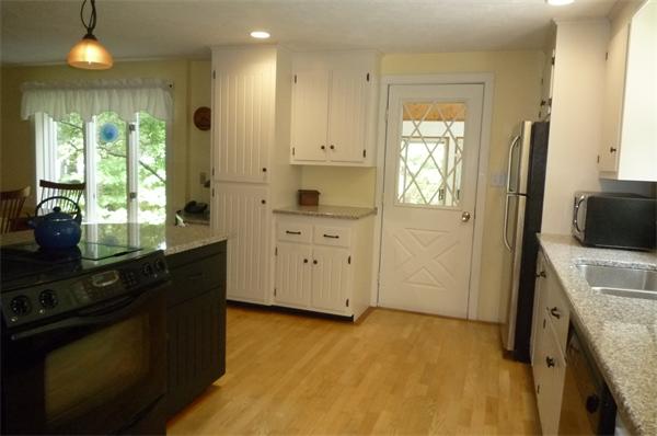 28 Ridge Road Walpole, MA 02081 - Photo 5 of 30 Gallery Image 5