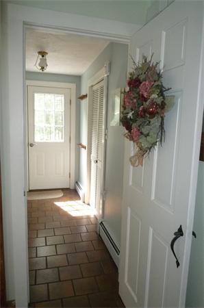 28 Ridge Road Walpole, MA 02081 - Photo 9 of 30 Gallery Image 9