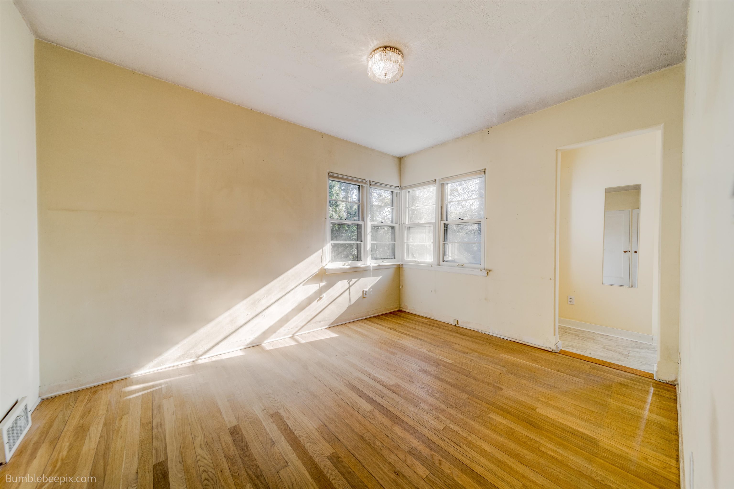 946 East 40th Avenue Spokane, WA 99203 - Photo 13 of 30