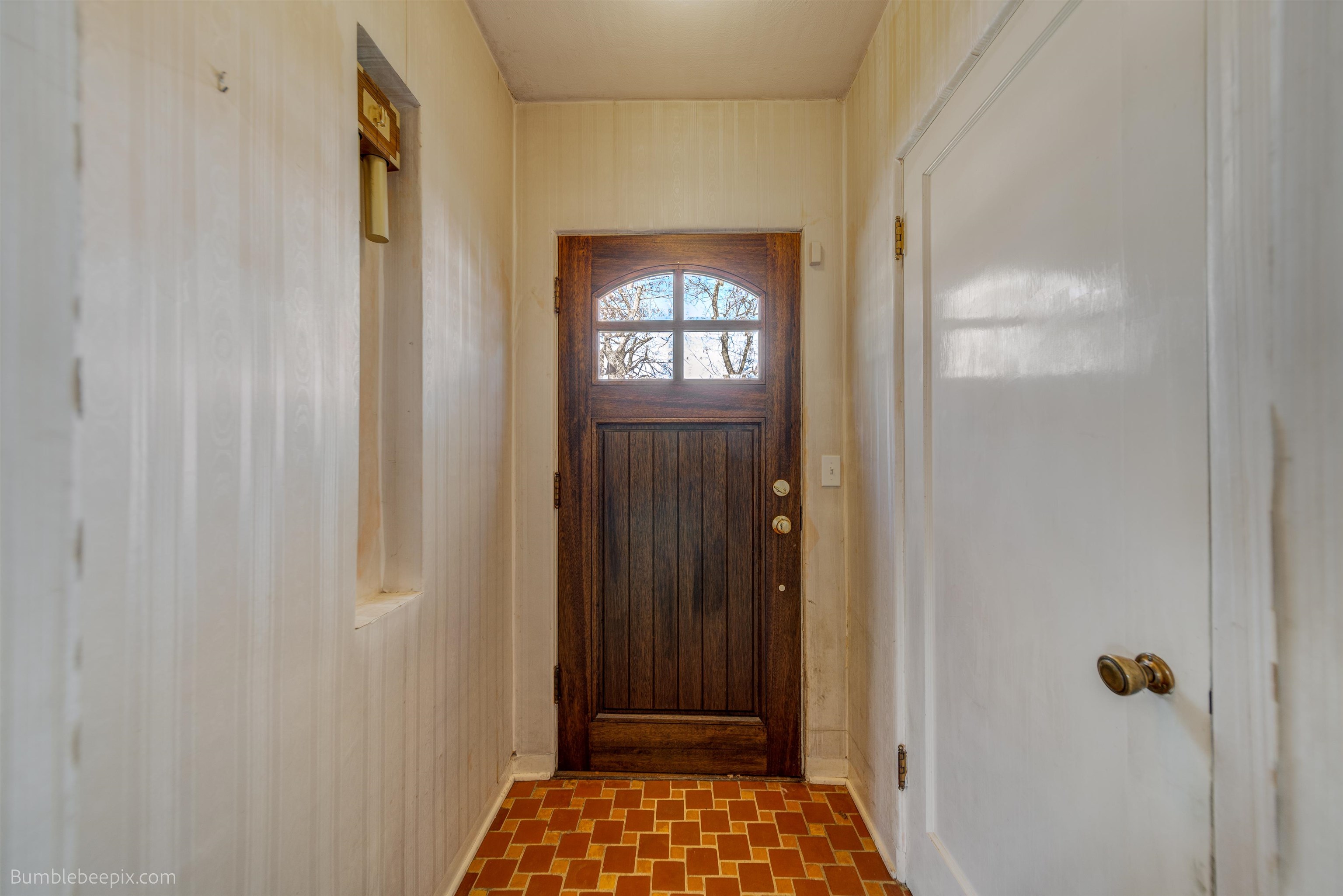 946 East 40th Avenue Spokane, WA 99203 - Photo 3 of 30