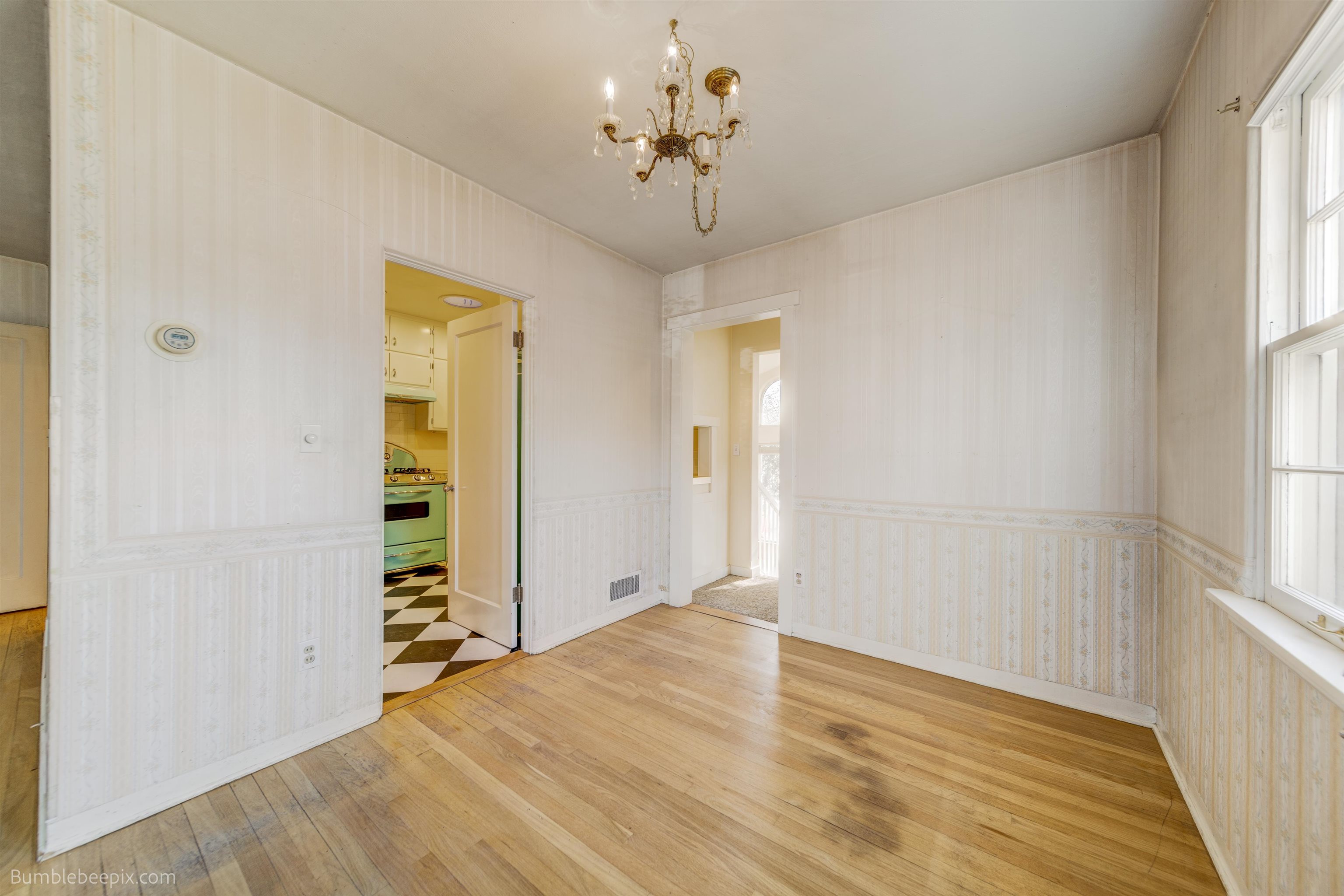 946 East 40th Avenue Spokane, WA 99203 - Photo 7 of 30