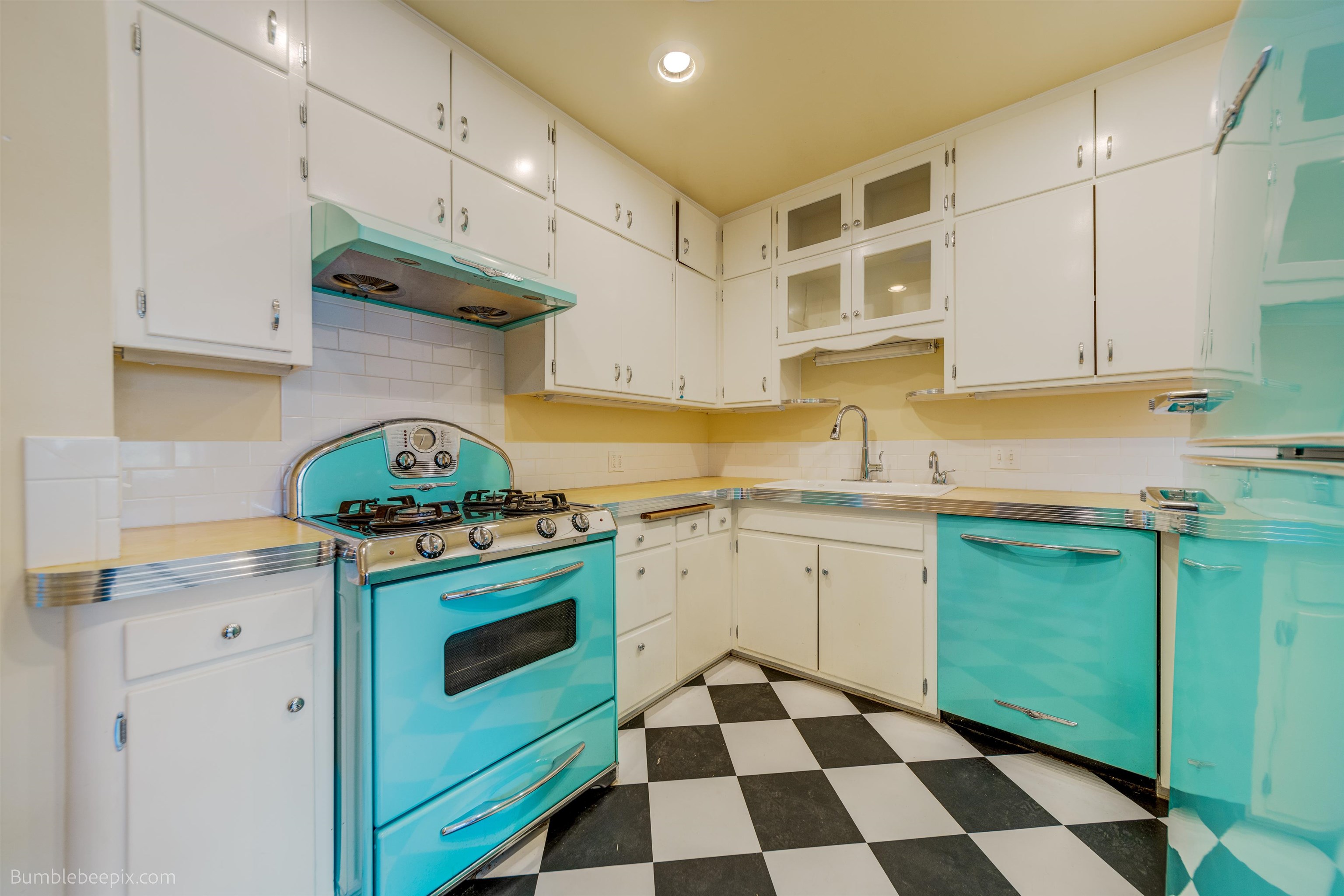 946 East 40th Avenue Spokane, WA 99203 - Photo 8 of 30