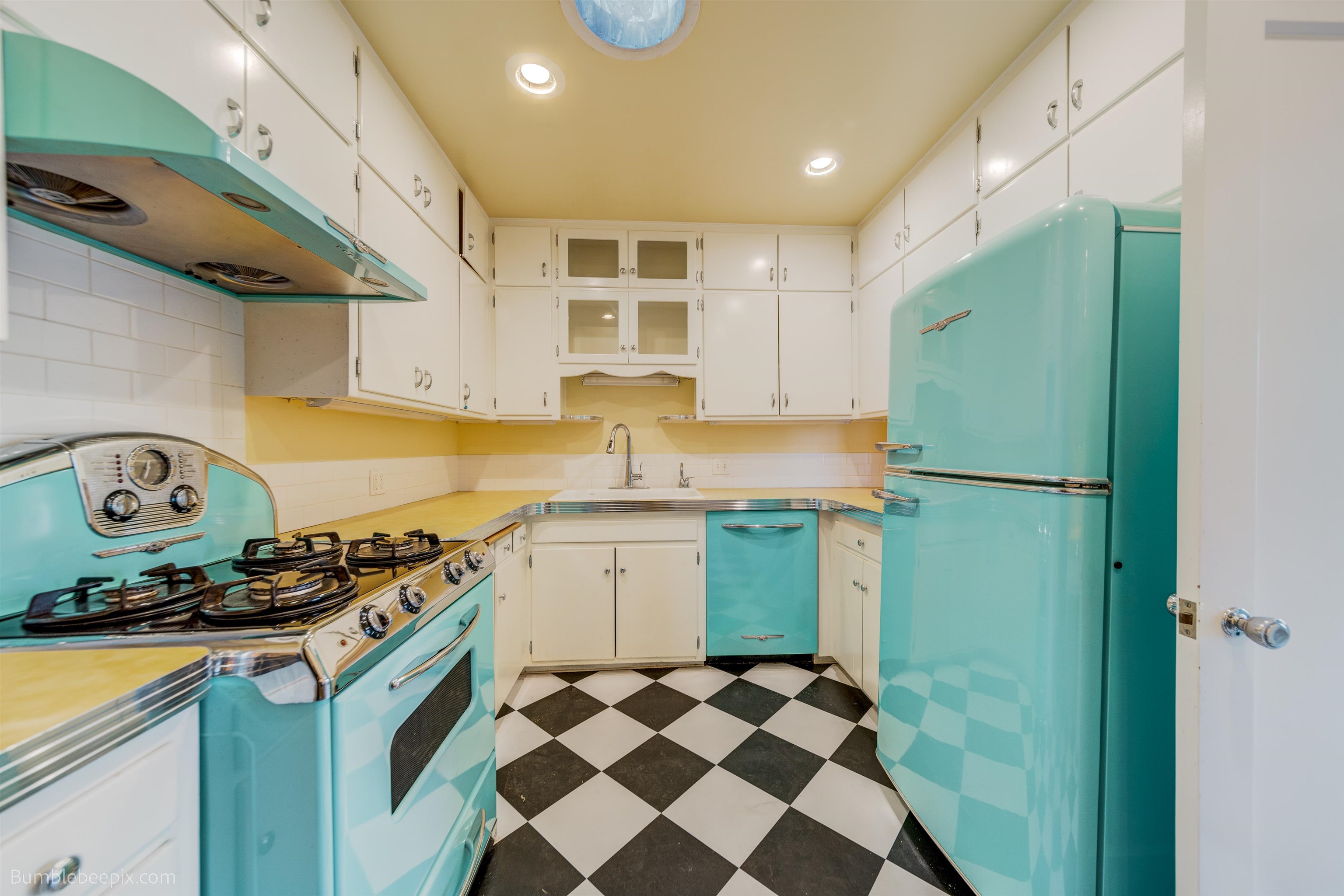 946 East 40th Avenue Spokane, WA 99203 - Photo 10 of 30