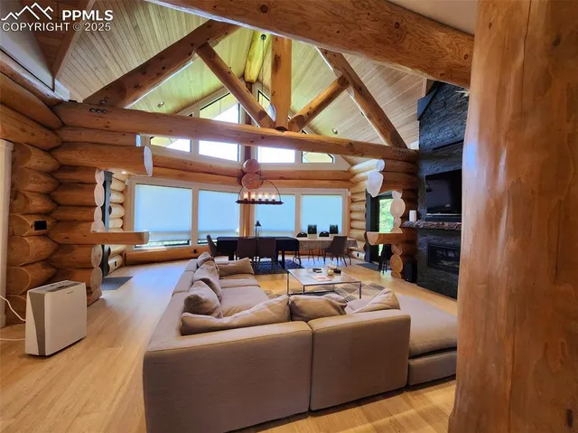 a view of an outdoor space