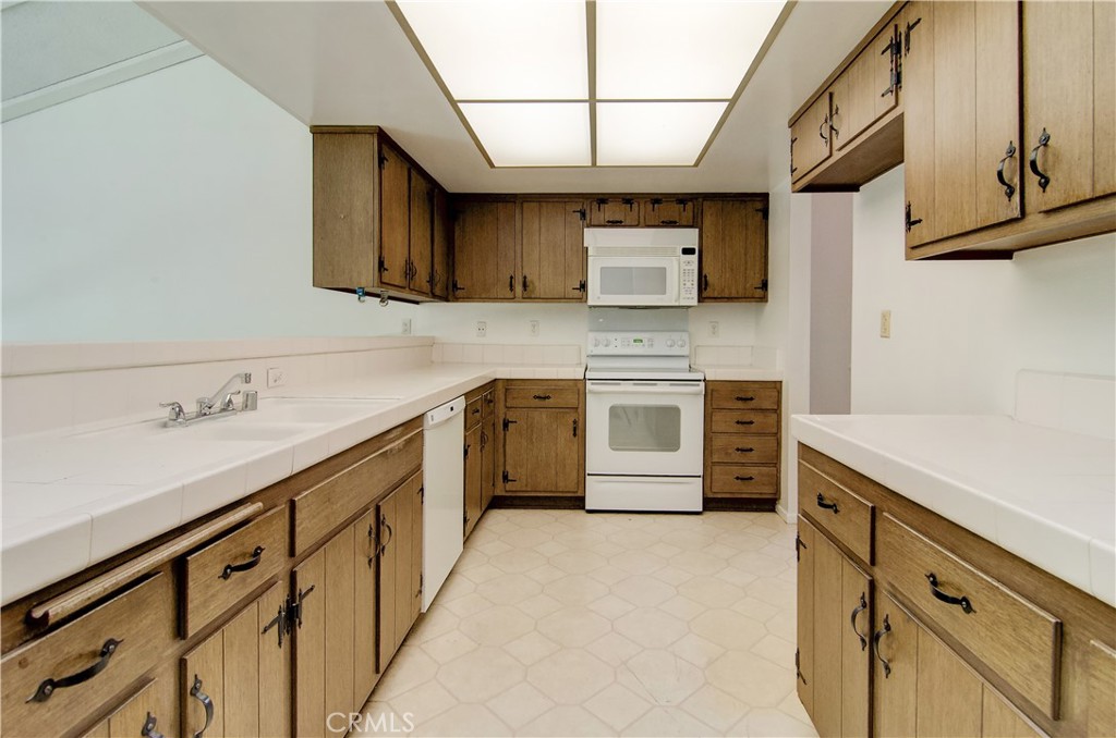 5264 Vista Del Sol Cypress, CA 90630 - Photo 16 of 44