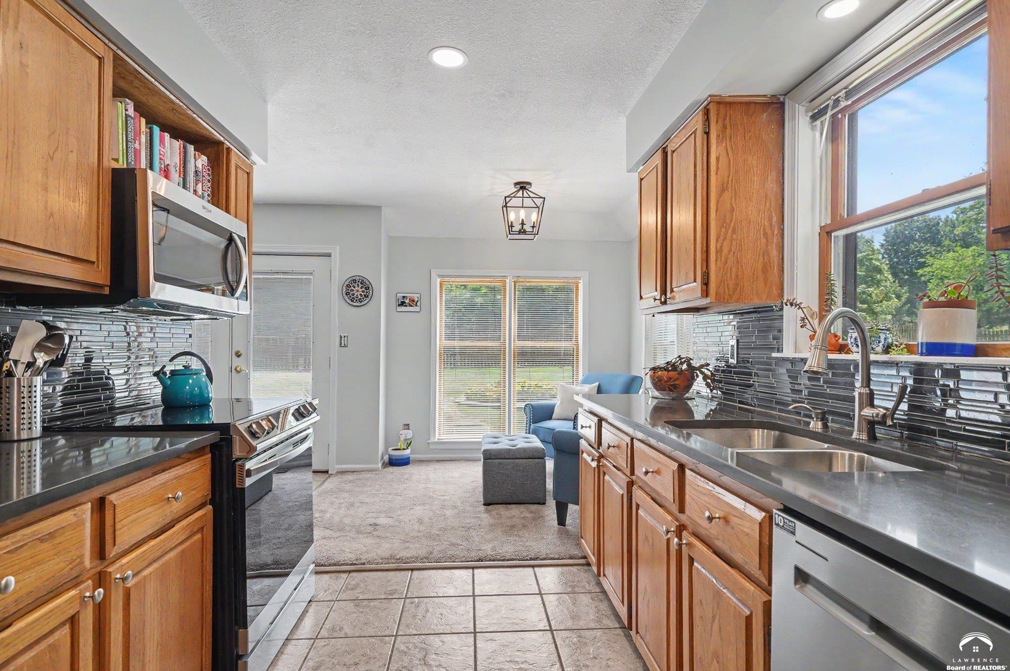 3605 Riverview Road Lawrence, KS 66049 - Photo 13 of 64