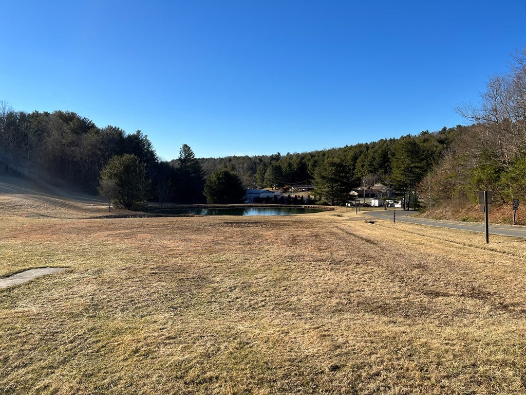112 Lambsburg Road Galax, VA 24333 - Photo 28 of 30 Gallery Image 28