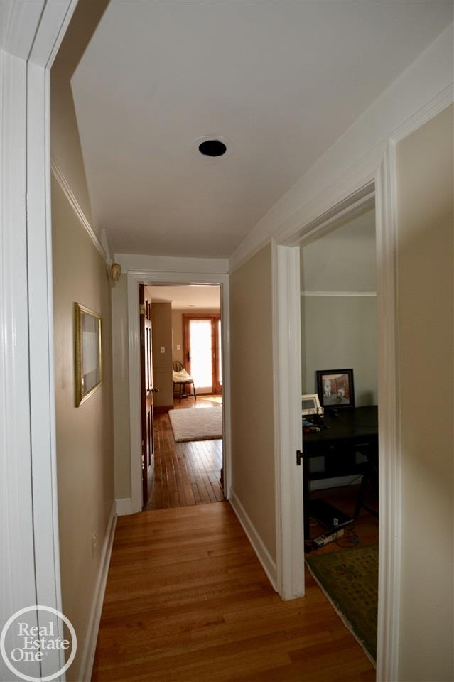 385 Moran Road Grosse Pointe, MI 48236 - Photo 23 of 33 31316318-22.JPG