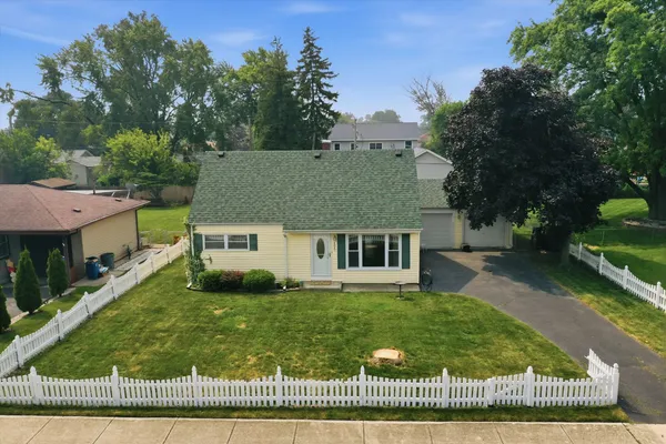 $299,999 | 4847 84th Place, Burbank, IL 60459