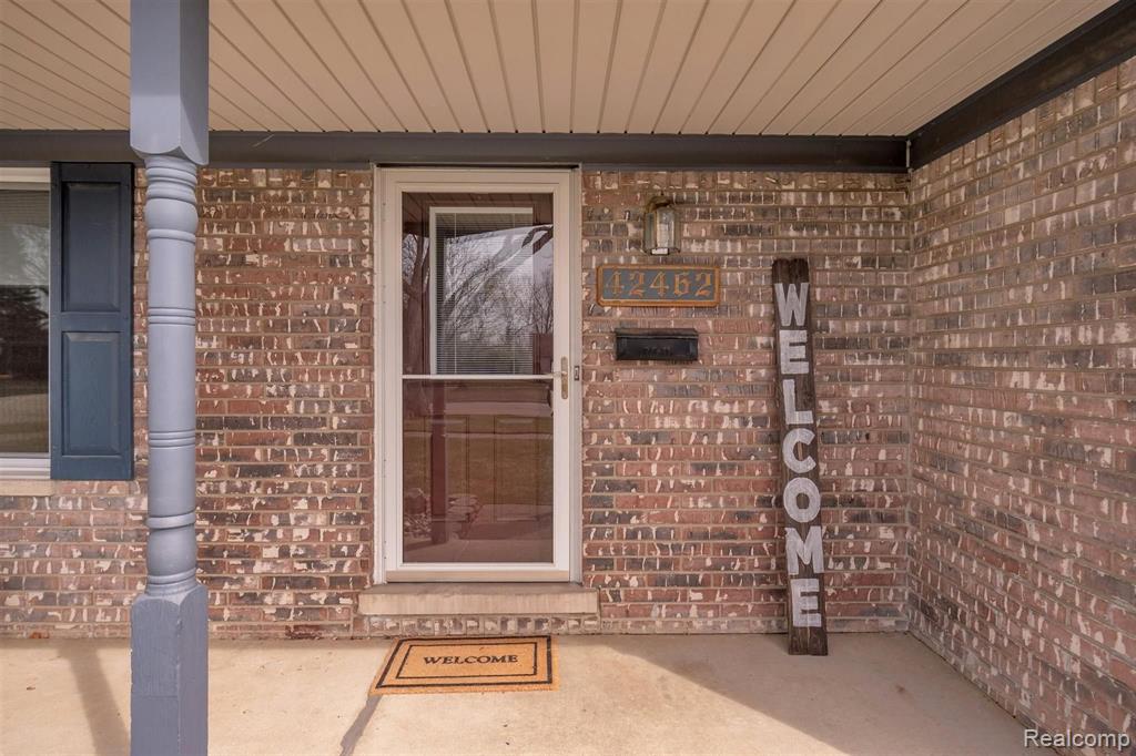 42462 Hanford Road Canton, MI 48187 - Photo 4 of 35