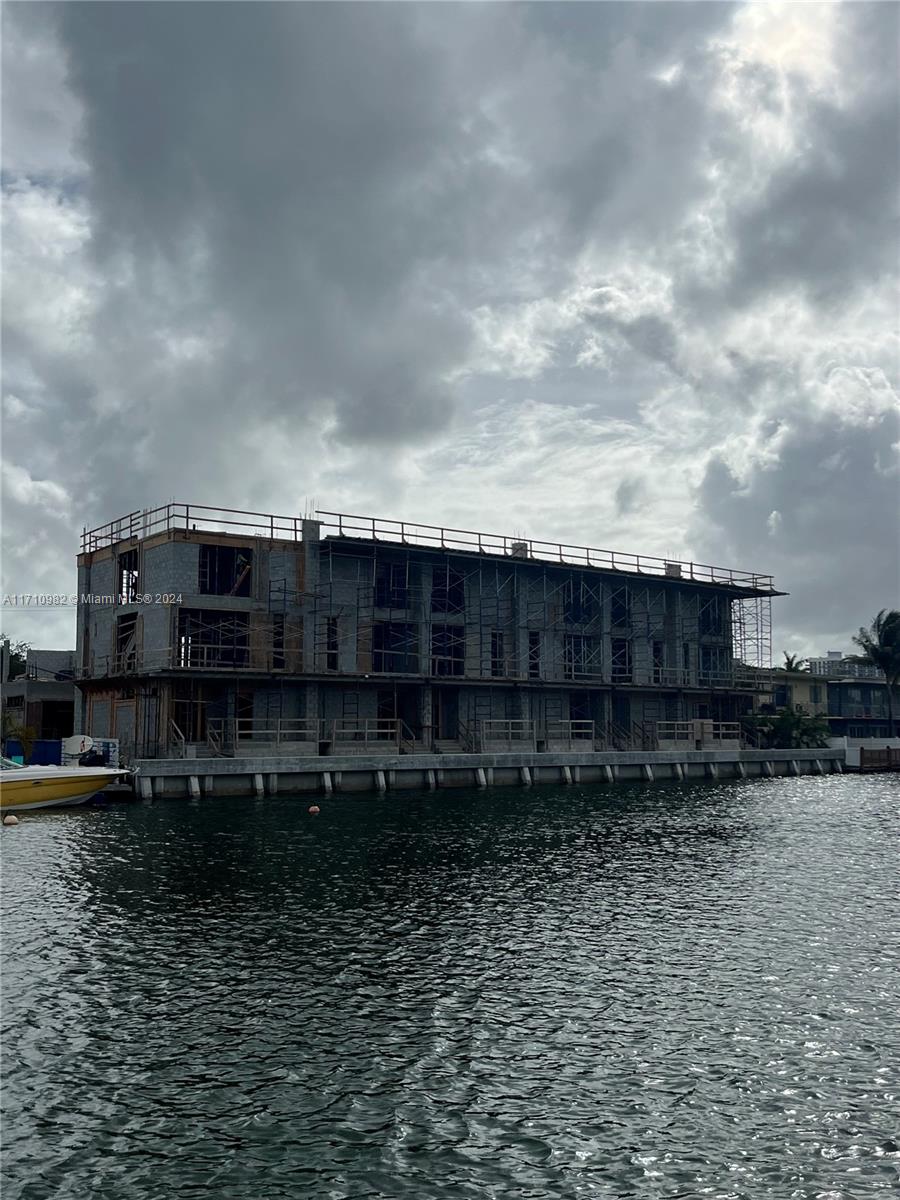 2005 Calais Drive, Unit 1 Miami Beach, FL 33141 - Photo 8 of 9 a view of a large building