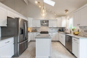 1245 77th Place Merrillville, IN 46410 - Photo 5 of 17 300x200