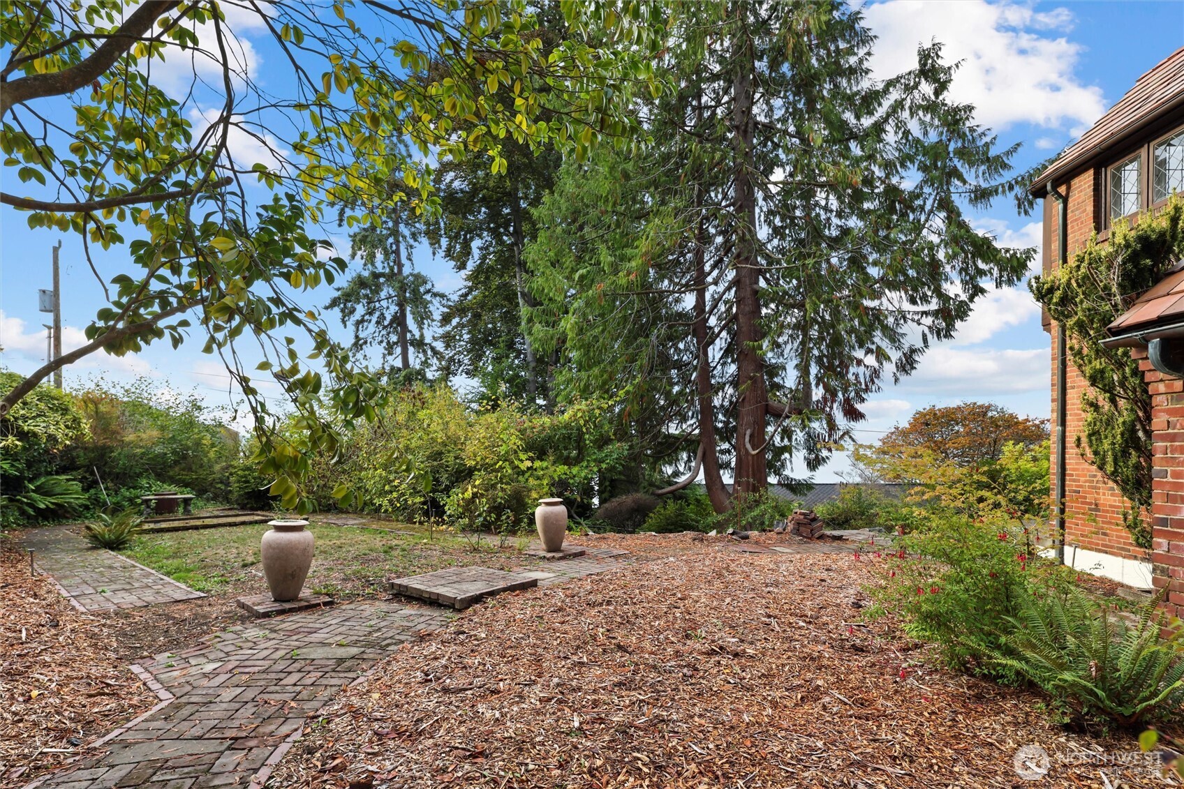 16349 Maplewild Avenue Southwest Burien, WA 98166 - Photo 6 of 40