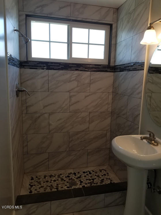 321 West Bard Road Oxnard, CA 93033 - Photo 7 of 9 Hall Shower
