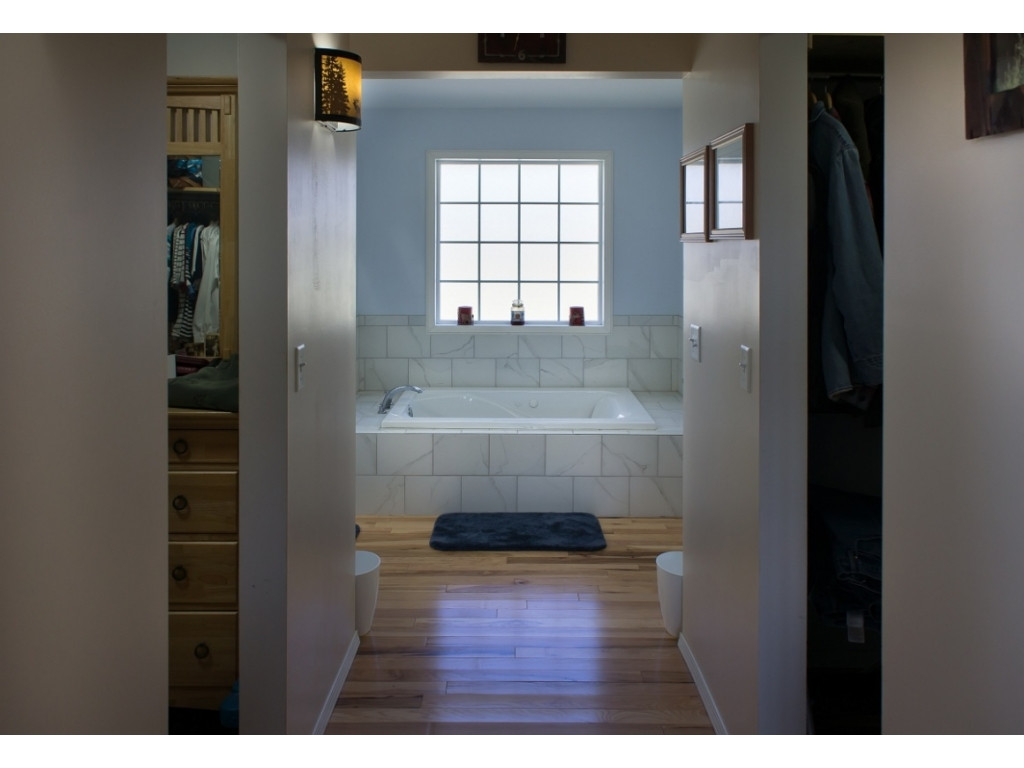 2544 Weems Chapel Road Mosheim, TN 37818 - Photo 17 of 36 Master bath