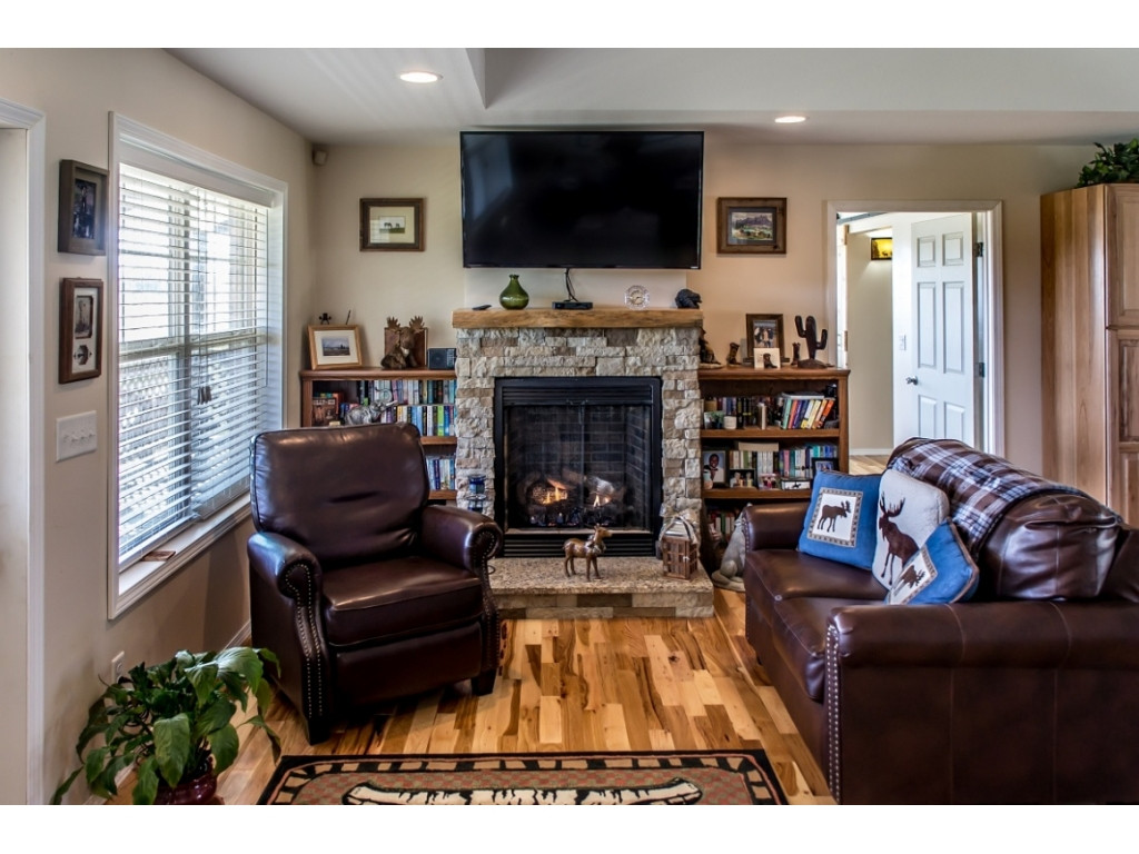2544 Weems Chapel Road Mosheim, TN 37818 - Photo 5 of 36 Cozy gas fireplace in LR