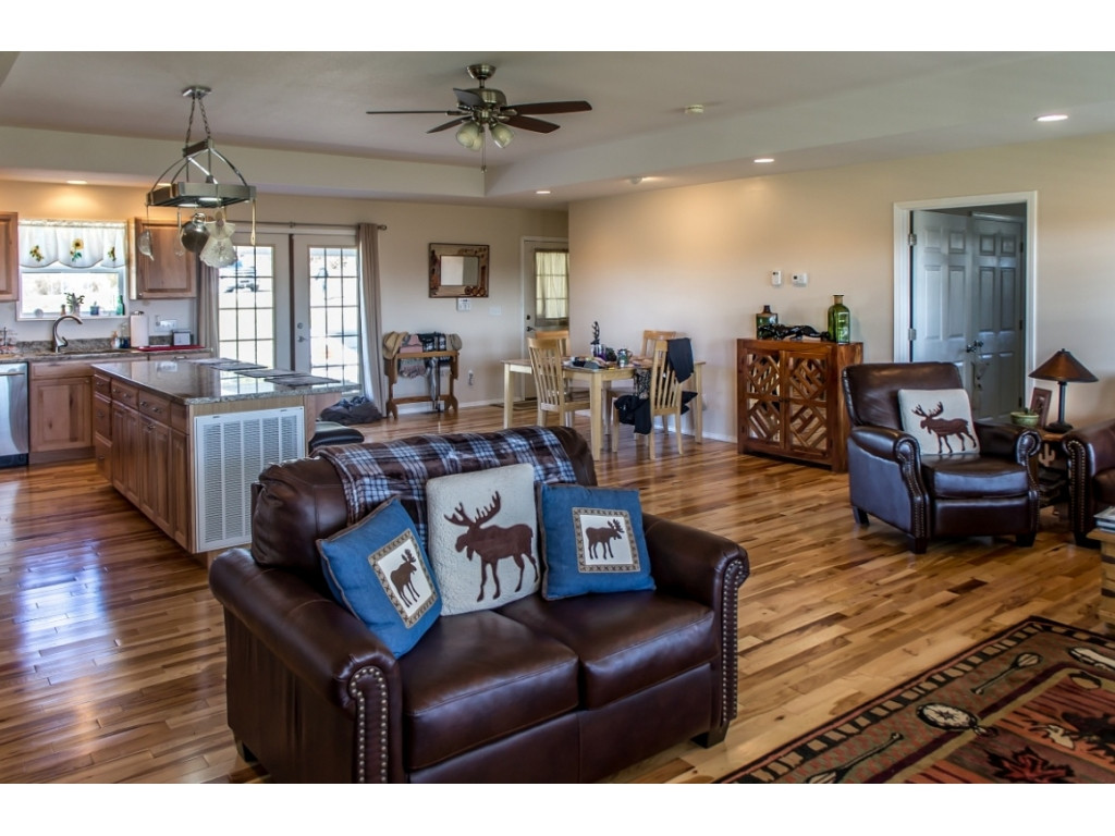 2544 Weems Chapel Road Mosheim, TN 37818 - Photo 6 of 36 Open and inviting