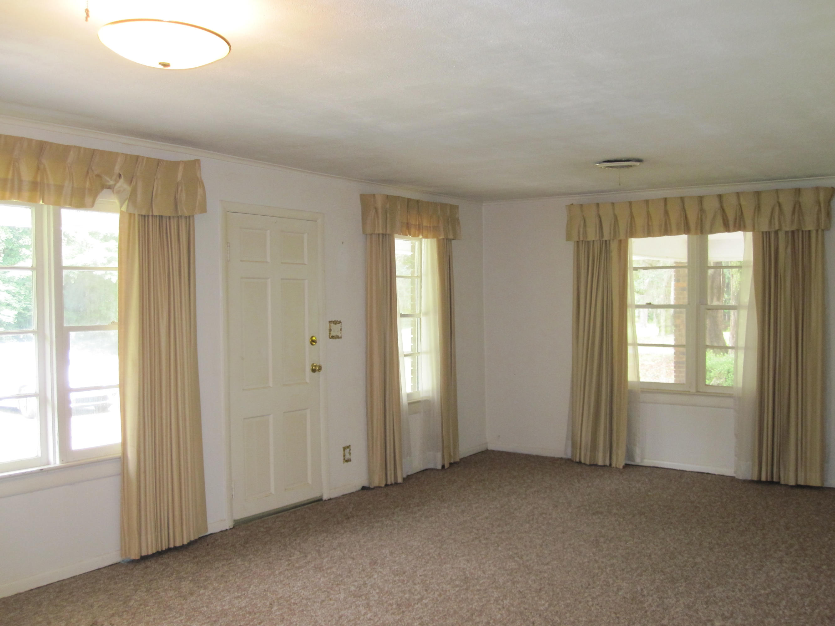 5260 Old River Road Baker, FL 32531 - Photo 8 of 30 a view of an empty room with window