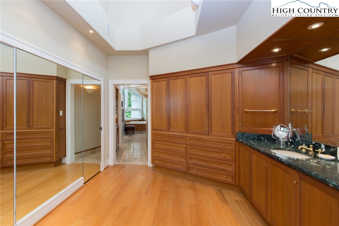 240 Newbiggin Boone, NC 28607 - Photo 16 of 46 Gallery Image 16
