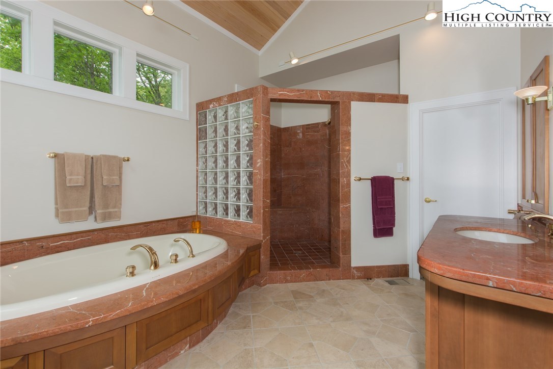 240 Newbiggin Boone, NC 28607 - Photo 21 of 46 Gallery Image 21