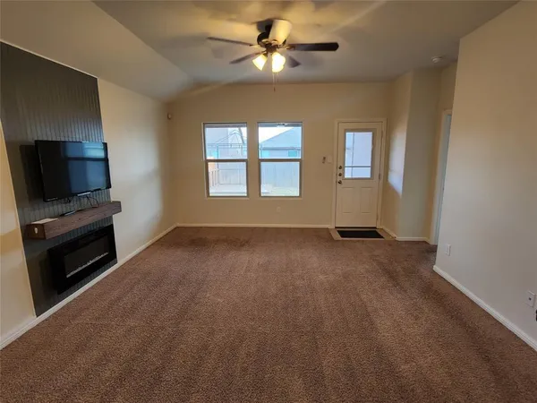 $2,100 | 6333 Porthole Lane, Fort Worth, TX 76179