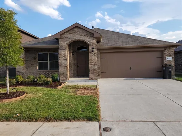 $2,100 | 6333 Porthole Lane, Fort Worth, TX 76179