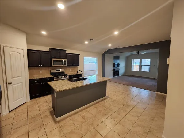 $2,100 | 6333 Porthole Lane, Fort Worth, TX 76179