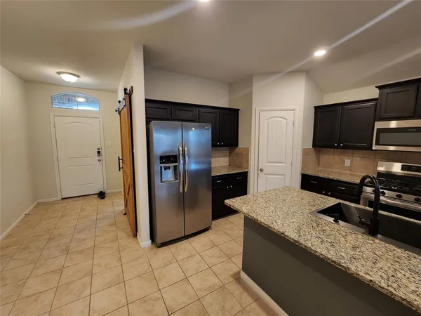$2,100 | 6333 Porthole Lane, Fort Worth, TX 76179