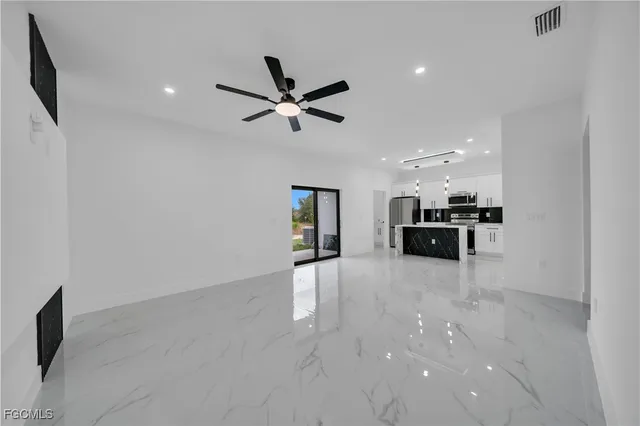 $310,000 | 907 East 9th Street, Lehigh Acres, FL 33972