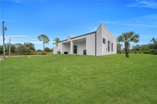 $310,000 | 907 East 9th Street, Lehigh Acres, FL 33972