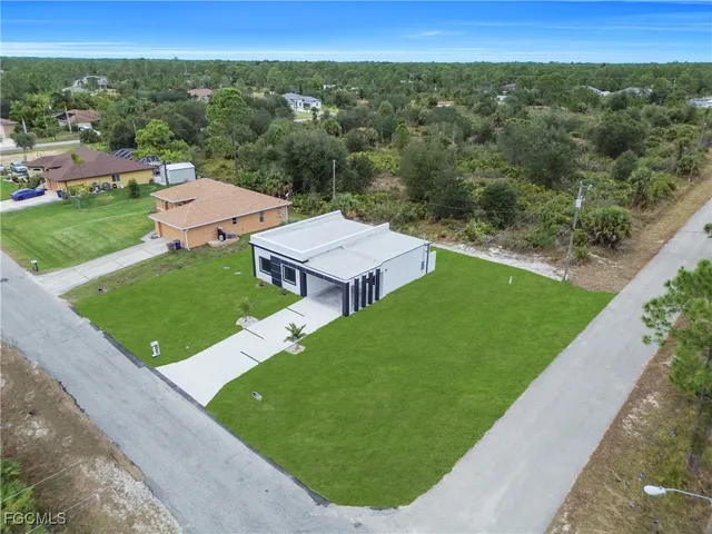 $310,000 | 907 East 9th Street, Lehigh Acres, FL 33972