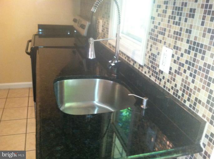 1607 Horner Road Woodbridge, VA 22191 - Photo 3 of 7 Kitchen1