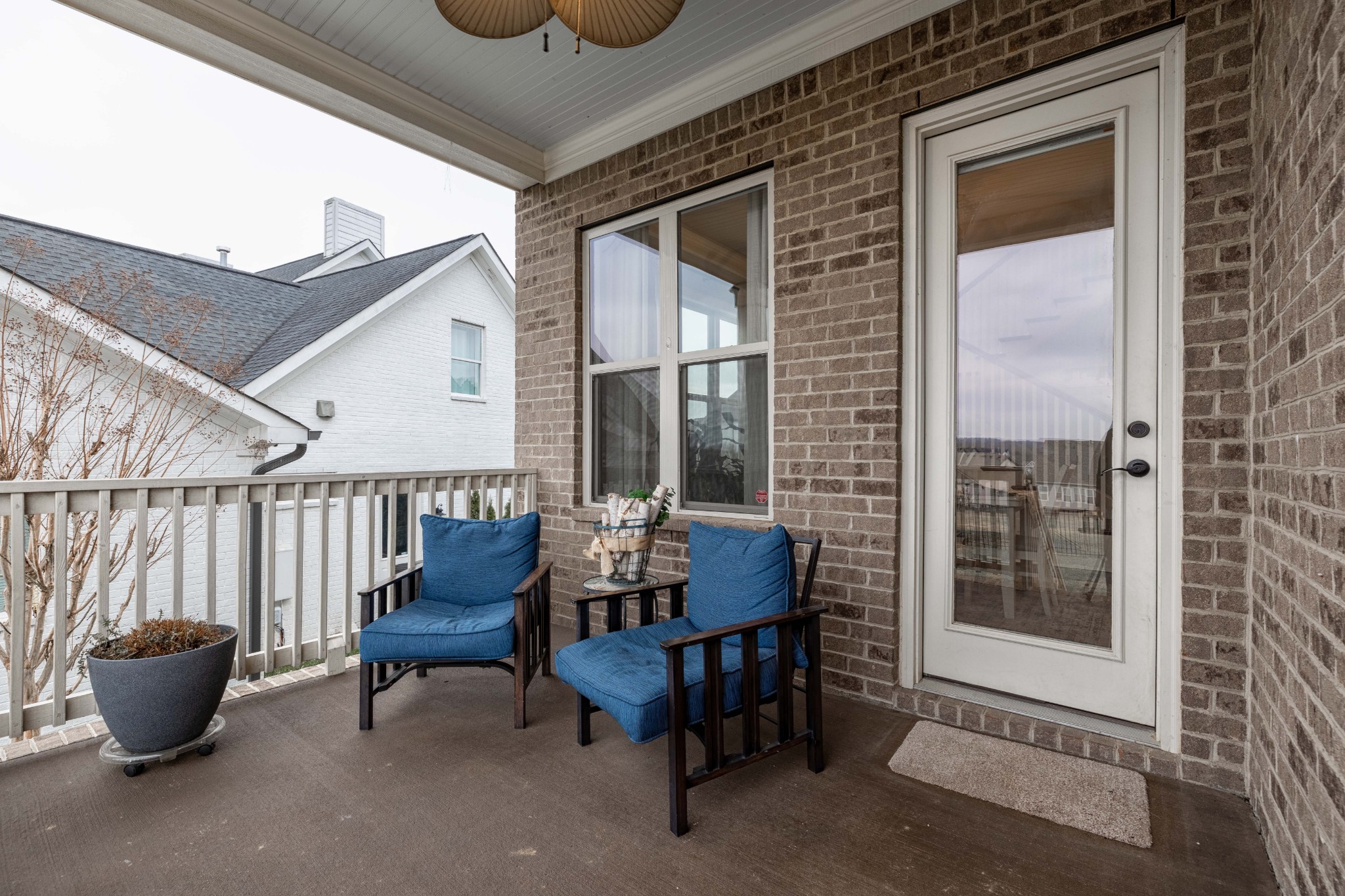 148 Truman Road West Franklin, TN 37064 - Photo 37 of 41 a living room with furniture and a potted plant