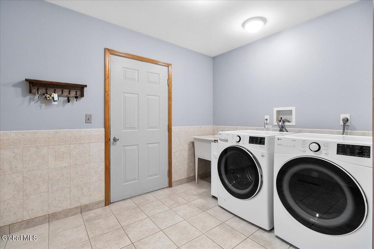 228 Reynolds Road Moreau, NY 12828 - Photo 14 of 38 15-IMG_6460