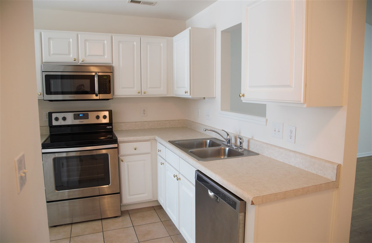 2410 Huntscroft Lane, Unit 202 Raleigh, NC 27617 - Photo 6 of 17 Kitchen