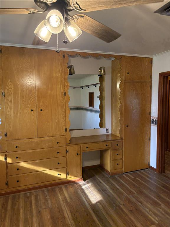 820 East South Street Welsh, LA 70591 - Photo 20 of 38 Right side desk and built-in storage