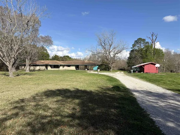 $299,900 | 820 East South Street, Welsh, LA 70591